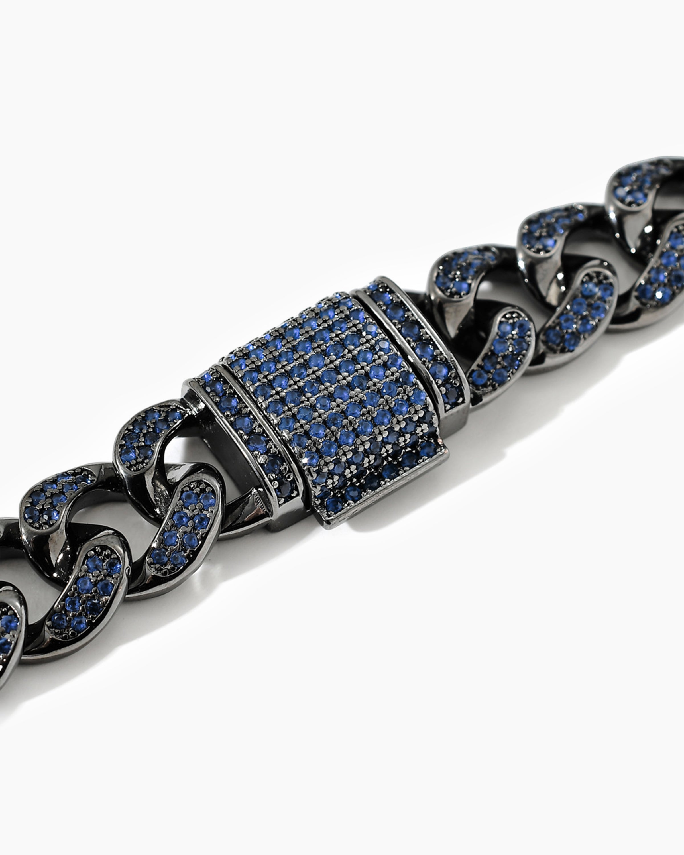 Midnight Bond Chain Pet Collar