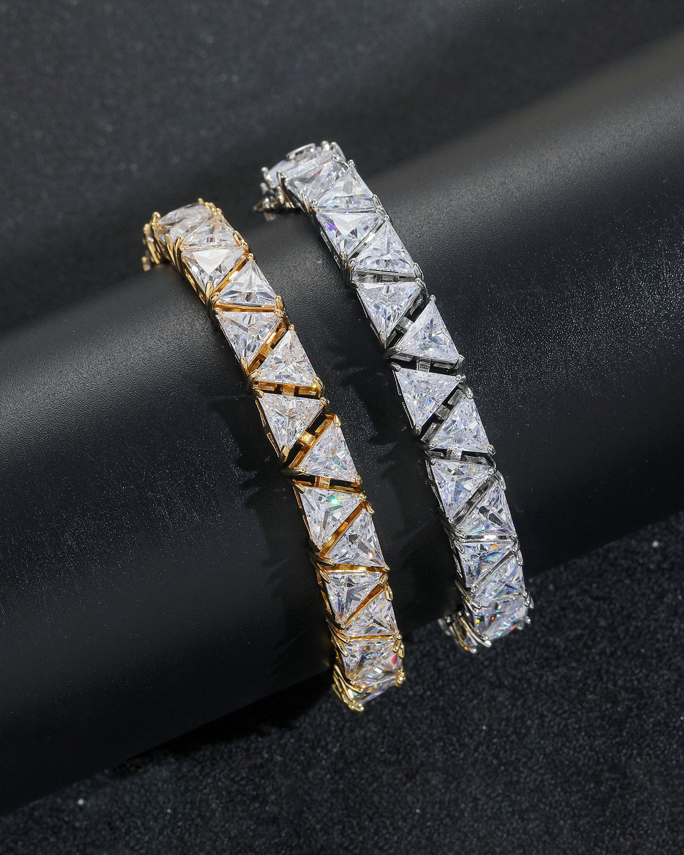 Starbond Pet Necklace featuring star-shaped charms and elegant gold accents for pets and owners.