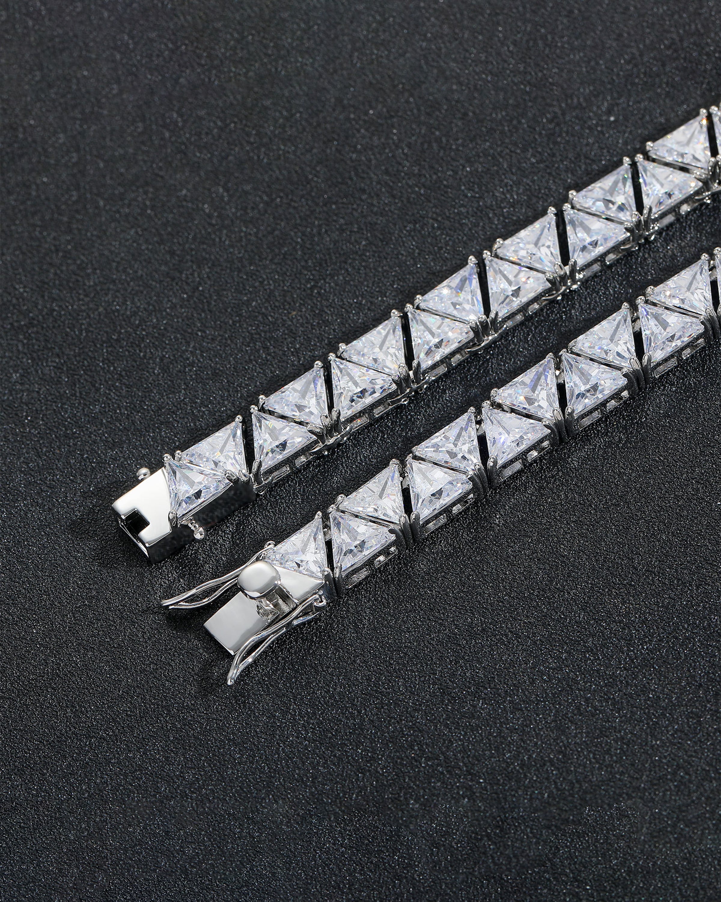 Star-inspired pet jewelry from Dazzstar, blending elegance with heartfelt meaning.