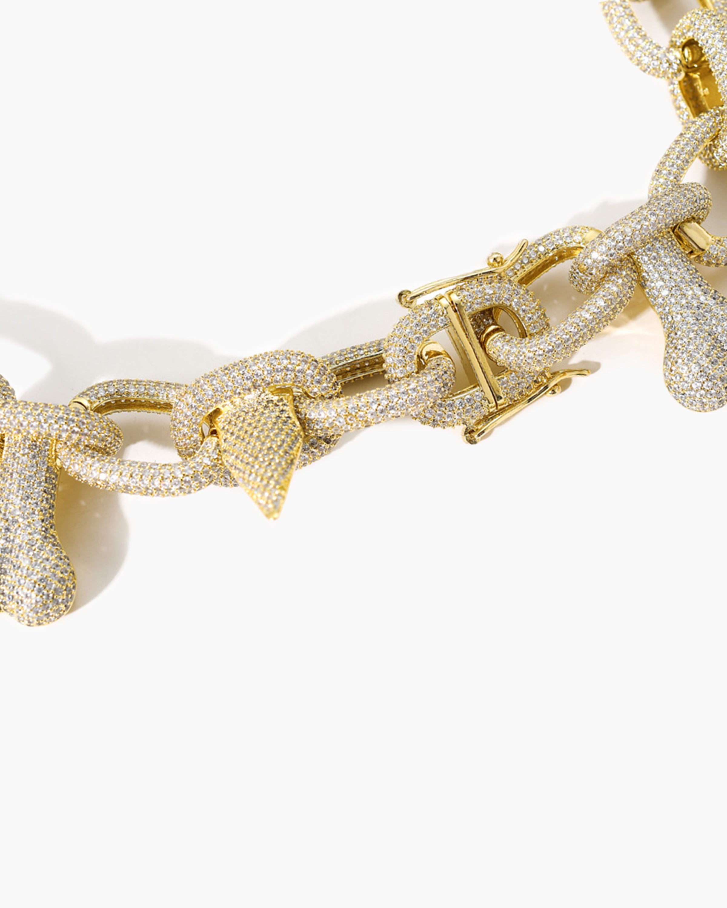 EdgeBone dog necklace pet accessory, adjustable bone-shaped pendant, perfect for daily walks and outings.
